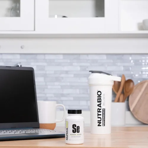 Miniatura 2 de NutraBio Suplemento de selenio, 200mcg - 90 cápsulas vegetales - Apoyo antioxidante natural