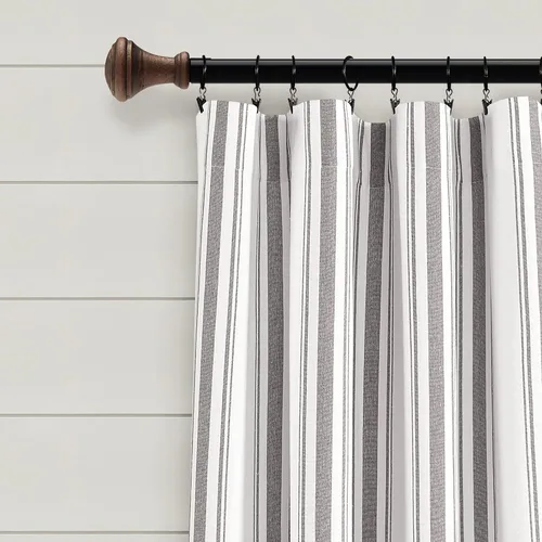 Miniatura 2 de Lush Decor Farmhouse Stripe - Par de paneles de cortinas de ventana de algodón teñido con hilo a rayas, 42" A x 84" L, Gris - Encanto rústico