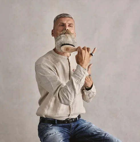 Miniatura 3 de Kent BRD5 - Cepillo para barba y bigote para hombre, mezcla de crin de caballo y nailon para dar forma y aseo impecables, mango de madera ergonómico