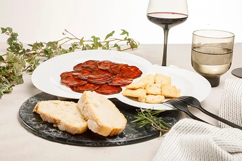 Miniatura 7 de PALACIOS - Auténtico chorizo español. Receta de salchicha ahumada caliente y picante de cerdo molido totalmente natural, curada en seco en España.
