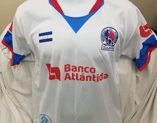 Miniatura 5 de Camisa Blanca Olimpia de Honduras La Camisa de Los Leones Monarcas de Tu País con 40 Títulos, Logo Bordado y Bandera Grabada