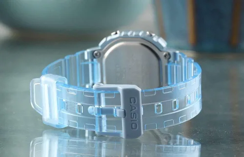 Miniatura 2 de Casio Colección de relojes de cuarzo para mujer, Azul, LA-20WHS-2AEF