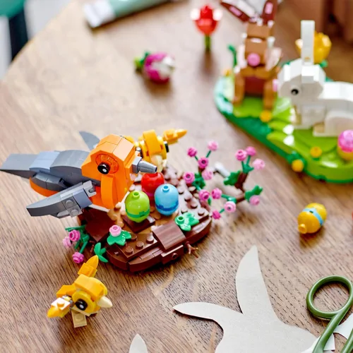 Miniatura 7 de LEGO Kit de juguetes de construcción de nido de pájaro, exhibición de temporada para una mesa o estante, construcción divertida para niños de 9 años