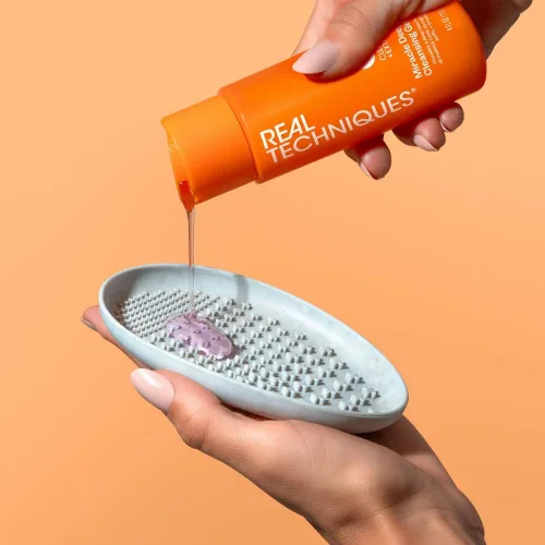 Miniatura 7 de Real Techniques Miracle Brush - Paleta limpiadora de brochas de maquillaje para limpieza profunda, uso con champú de brochas de maquillaje, crestas