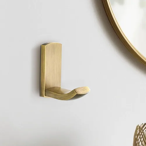 WINCASE Gancho para toallas de latón antiguo, ganchos para bata de pared de baño, montaje vintage, ganchos rústicos para ropa de baño, paquete de 4