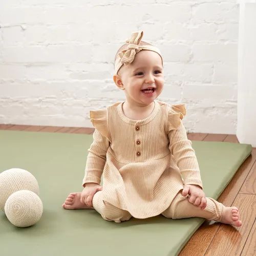 Miniatura 5 de Elegante alfombrilla de juego de cuero vegano para bebé - Suave, fácil de limpiar, crea un área de juego segura para tu bebé - La alfombrilla