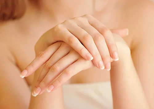 Miniatura 7 de Crema SALCOLL para manos con colágeno, crema para manos anti-edad hipoalergénico con colágeno natural potente, ayuda a la hidratación de la piel