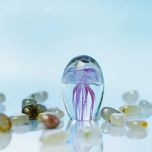 Miniatura 5 de Figura de medusa de vidrio soplado a mano, pisapapeles de vidrio que brilla en la oscuridad, adorno de animales marinos, decoración coleccionable