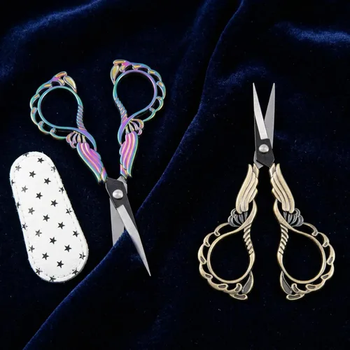 Miniatura 4 de Juego de 2 tijeras de bordado con cubiertas, bonitas asas de diseño recortadas, puntas afiladas para un corte preciso, ideal para manualidades, Azul
