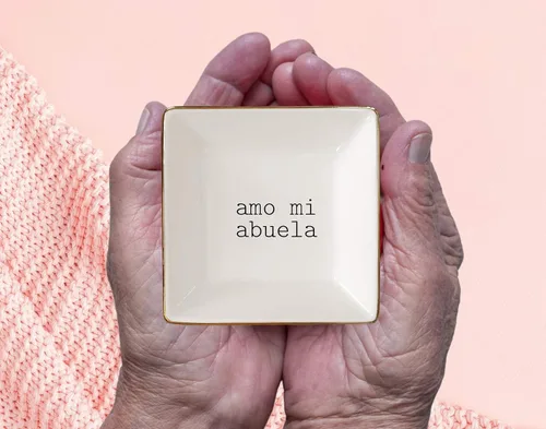 Miniatura 2 de Simply Charmed Amo Mi Abuela – Divertido regalo español para el Día de la Madre para la abuela de cerámica o soporte para anillos – Elegante bandeja