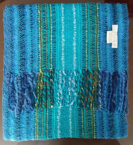 Miniatura 9 de Bufanda hecha a mano de alpaca del bebé para las mujeres. accesorio exclusivo y de moda