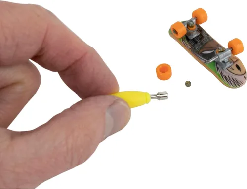 Miniatura 4 de Miniatura de Tech Deck más pequeña del mundo, de World's Smallest