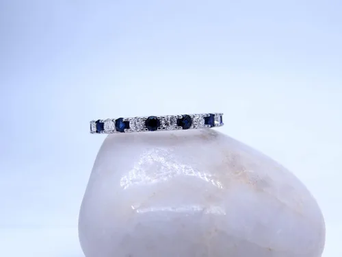 Miniatura 3 de Dazzlingrock Collection 2.3mm Each Alternate Round Blue Sapphire & White Diamond Eternity Wedding Anniversary Ring Band for Her in Gold
