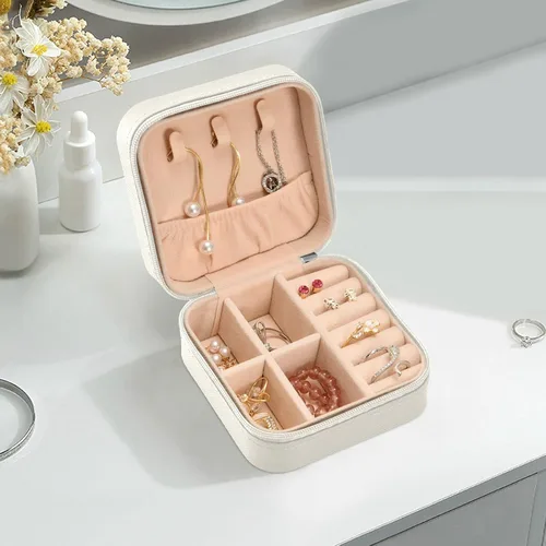 Miniatura 6 de Joyero cuadrado de viaje con estampado de vaca de piel sintética, pequeño organizador de joyas para mujeres y niñas, estuche portátil de viaje