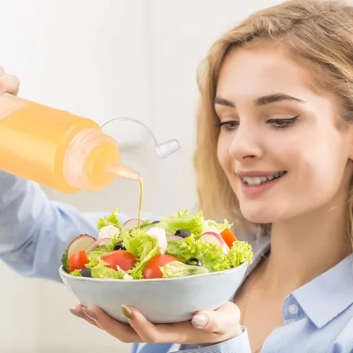 Miniatura 7 de Xinnun 24 botellas de plástico para exprimir condimentos, a prueba de fugas, botellas multiusos con tapa superior giratoria para salsas, ketchup
