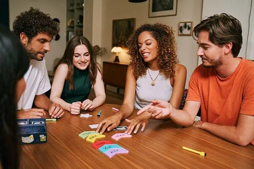 Miniatura 6 de Juego de fiesta de datos divertidos: aprende hechos sorprendentes sobre amigos y familiares. Juego cooperativo atractivo para niños y adultos