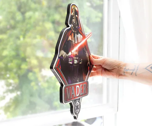 Miniatura 6 de Silver Buffalo Disney Star Wars Darth Vader Episodio 4 Arte de pared de madera troquelada, 13 x 9.5 pulgadas, multicolor