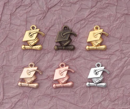 Miniatura 4 de Ruwado 30 dijes de graduación con diploma de metal, lindos colgantes de cuentas para hacer joyas, kits de collares, pulseras, llavero, aretes