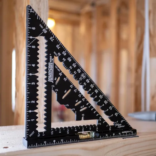 Miniatura 7 de Johnson Level & Tool 1904-0700V 7-1/4 pulgadas Johnny Square® MACH-1™ Smart Mark™ Rafter Square con vial nivel, negro
