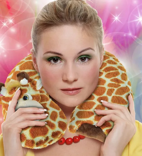 Miniatura 6 de Puzzled DolliBu - Almohada de cuello de felpa de jirafa, suave almohada de viaje para el cuello y la cabeza, bonito accesorio de almohada de peluche