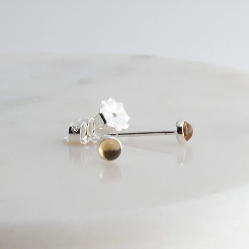 Miniatura 42 de Aretes pequeños de plata de ley para cartílago, tragus, hélix, múltiples piercings hipoalergénicos, piedra natal para mujer, juego de bisel