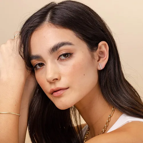 Miniatura 7 de PAVOI Aretes de plata de ley chapados en oro de 14 quilates, delicados aretes de mini barra Aretes de oro para mujer