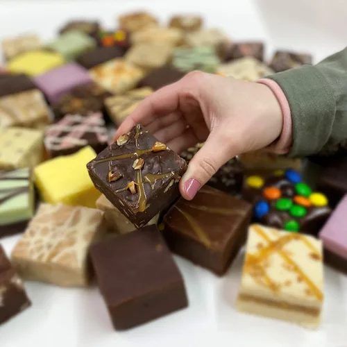 Miniatura 4 de Valley Fudge, Chocolate Caramelo Pecana, Fudge Artesanal Fresco, Mantequilla Verdadera, Dulce Gourmet, Paquete de Media Libra