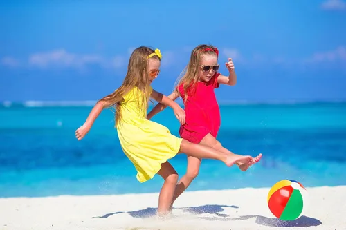 Miniatura 4 de Paquete de fiesta de pelotas de playa inflables coloreadas en arco iris de 12 pulgadas, juguetes para fiesta, playa o piscina (paquete de 12)