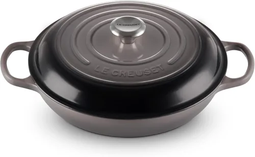 Miniatura 41 de Le Creuset Braiser Signature de hierro fundido esmaltado, 5 cuartos de galón, Flame Llama