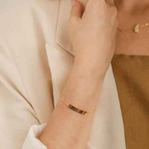 Miniatura 2 de Petite Boutique Pulseras de barra de identificación personalizadas con nombre de coordenadas para mujer, base chapada en plata