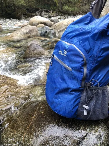 Miniatura 3 de Outlander Mochila de senderismo 100% impermeable, ligera, plegable, para viajes, mochila de día Gris