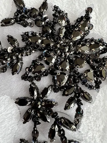 Miniatura 3 de Parches de lentejuelas brillantes de acrílico hechos a mano en encaje, con cuentas y piedras, para coser, accesorios para vestido de novia (negro)