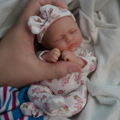 Miniatura 5 de MYREBABY Muñeca Bebé Reborn de 7 Pulgadas, Muñeca de Silicona Niña Betty, Mini Muñecas Realistas de Bebé Recién Nacido de Silicona de Cuerpo