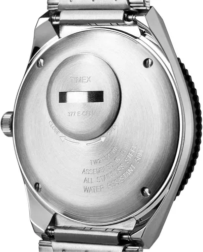 Miniatura 4 de Timex Pulsera de acero inoxidable Q Timex Reissue de 1.496 in con esfera azul
