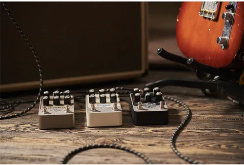 Miniatura 8 de Universal Audio Pedal de modulación UAFX Astra