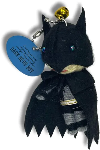 Watchover Voodoo Llavero de niño héroe oscuro de 3 pulgadas, regalo hecho a mano para traer buena suerte y positividad dondequiera que vayas