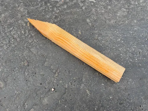 Miniatura 7 de Sandbaggy Estacas de nivelación de madera de 12 pulgadas, estacas resistentes para construcción, jardinería, topografía, formas de hormigón, punta