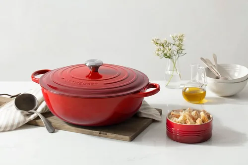 Miniatura 5 de Le Creuset Signature - Horno de chef de hierro fundido, 7.5 cuartos de galón, color cereza Cerise
