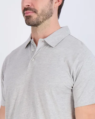 Miniatura 19 de Real Essentials Paquete de 3: Polo de manga corta de algodón para hombre, de secado rápido, transpirable, (disponible en tallas grandes y altas)