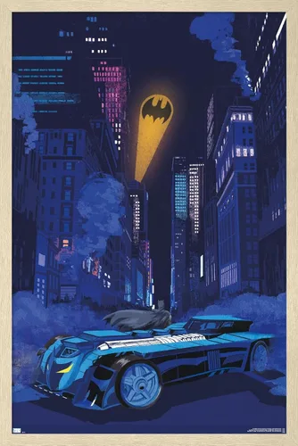 Miniatura 7 de Trends International DC Comics Batman - Póster de pared con señal de murciélago en el horizonte, 22.4 pulgadas de largo x 14.7 W, versión enmarcada