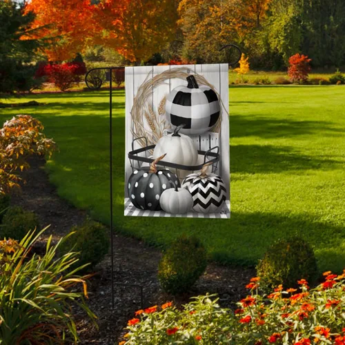 Miniatura 2 de Briarwood Lane Bandera de jardín de otoño de calabazas blancas y negras