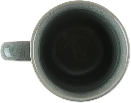 Miniatura 3 de NOVICA Taza artesanal de cerámica celadón hecha a mano con tigre pintado de Tailandia, vajilla verde, tazas de vajilla con temática de animales