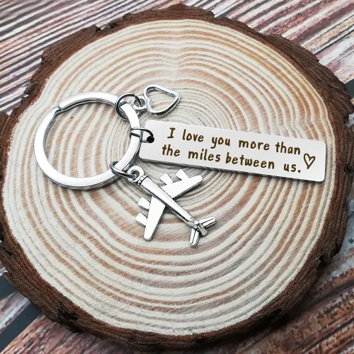 Miniatura 2 de Vadaka Llavero de pareja de larga distancia para novio, novia, con texto en inglés "I Love You More Than The Miles Between Us", joyería