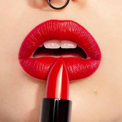 Miniatura 2 de 3INA The Lipstick - Lápiz labial hidratante para mujer, acabado satinado semimate con 5 horas de uso prolongado, altamente pigmentado y cómodo