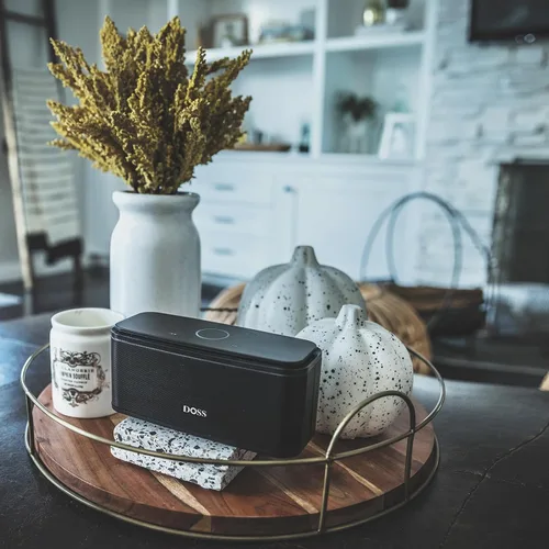 Miniatura 8 de DOSS SoundBox Touch - Altavoz inalámbrico con Bluetooth, sonido HD de 12W con graves ricos, resistente al agua IPX5, 20 horas de reproducción, manos