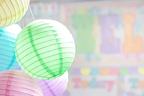 Miniatura 3 de Teacher Created Resources Faroles de papel colgantes pastel Pop de 8 pulgadas