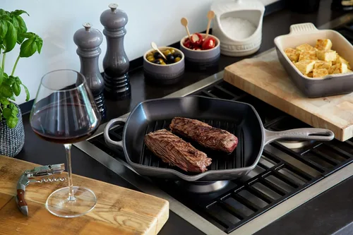 Miniatura 6 de Le Creuset Sartén cuadrada Signature de hierro fundido esmaltado, 10.25 pulgadas, sal marina