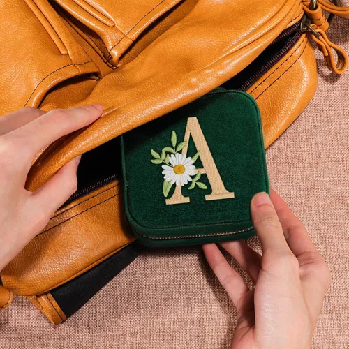Miniatura 6 de GSPY Joyero de viaje de terciopelo, estuche de viaje pequeño, joyero personalizado con inicial, organizador de joyas de viaje, regalos de monograma