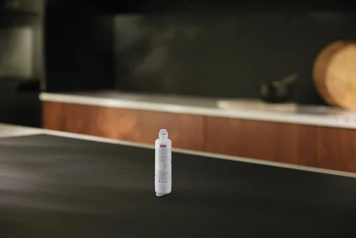 Miniatura 2 de Miele Filtro de agua KWF 2000 IntensiveClear 2.0 original con carbón activo para refrigeradores Miele MasterCool, hielo sin sabor y calidad del agua