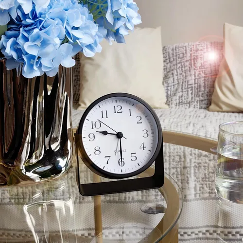 Miniatura 8 de Reloj despertador analógico, silencioso sin tictac, funciona con pilas con luz suave nocturna bajo demanda, reloj de escritorio de metal giratorio